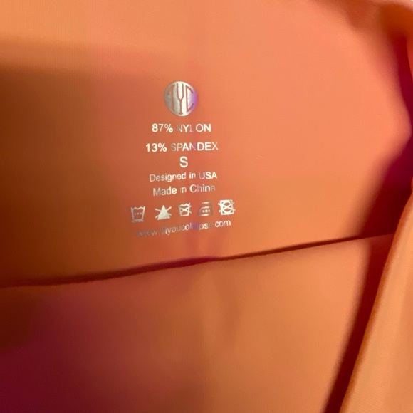 Til you collapse peach booty shorts - Picture 3 of 4